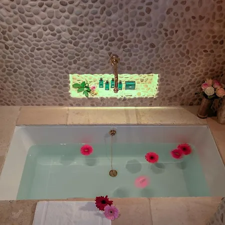 Bed & Breakfast Exclusive The Secret Garden 3*